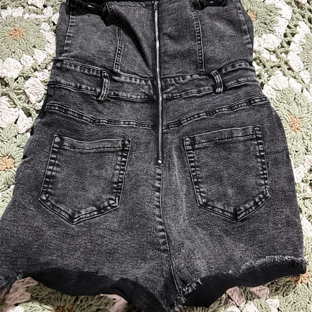 🍂Main Strip Black Denim Romper - Picture 4 of 6
